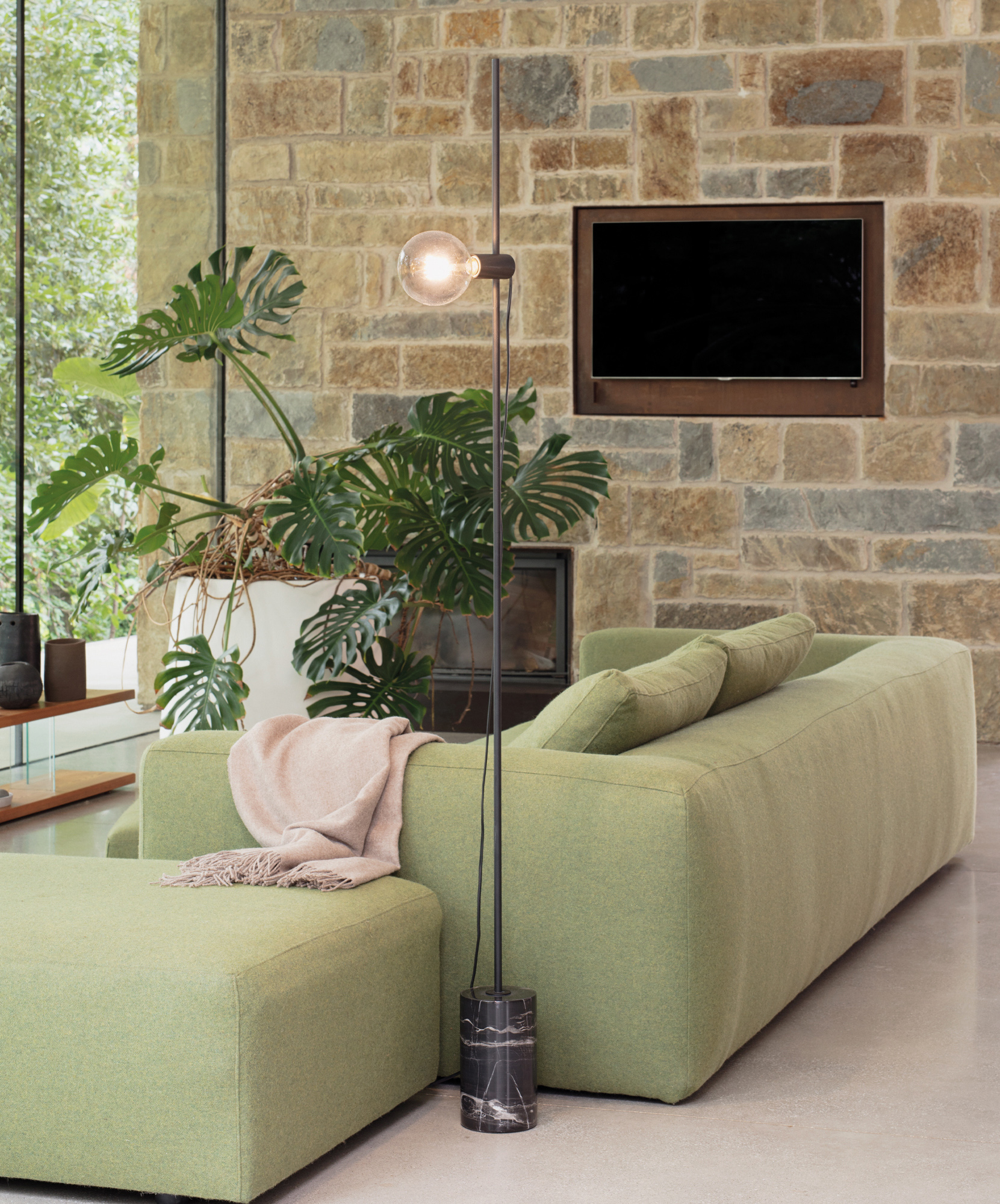 Lampada da terra base in marmo - La Casa Moderna