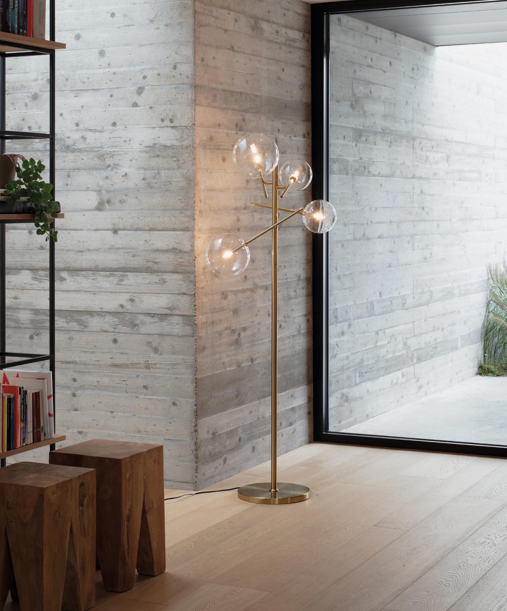 Lampada da terra a Led con diffusori in vetro - La Casa Moderna