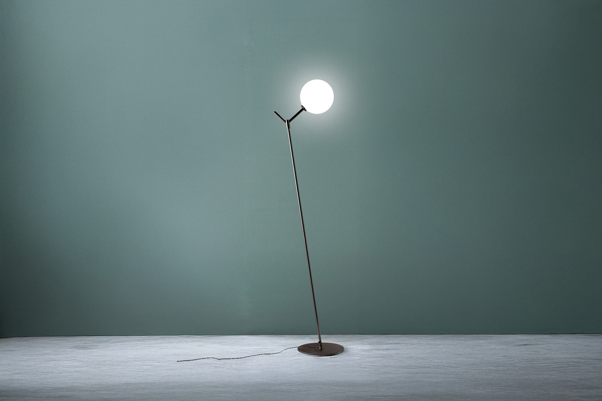 Lampada da terra in metallo - La casa Moderna